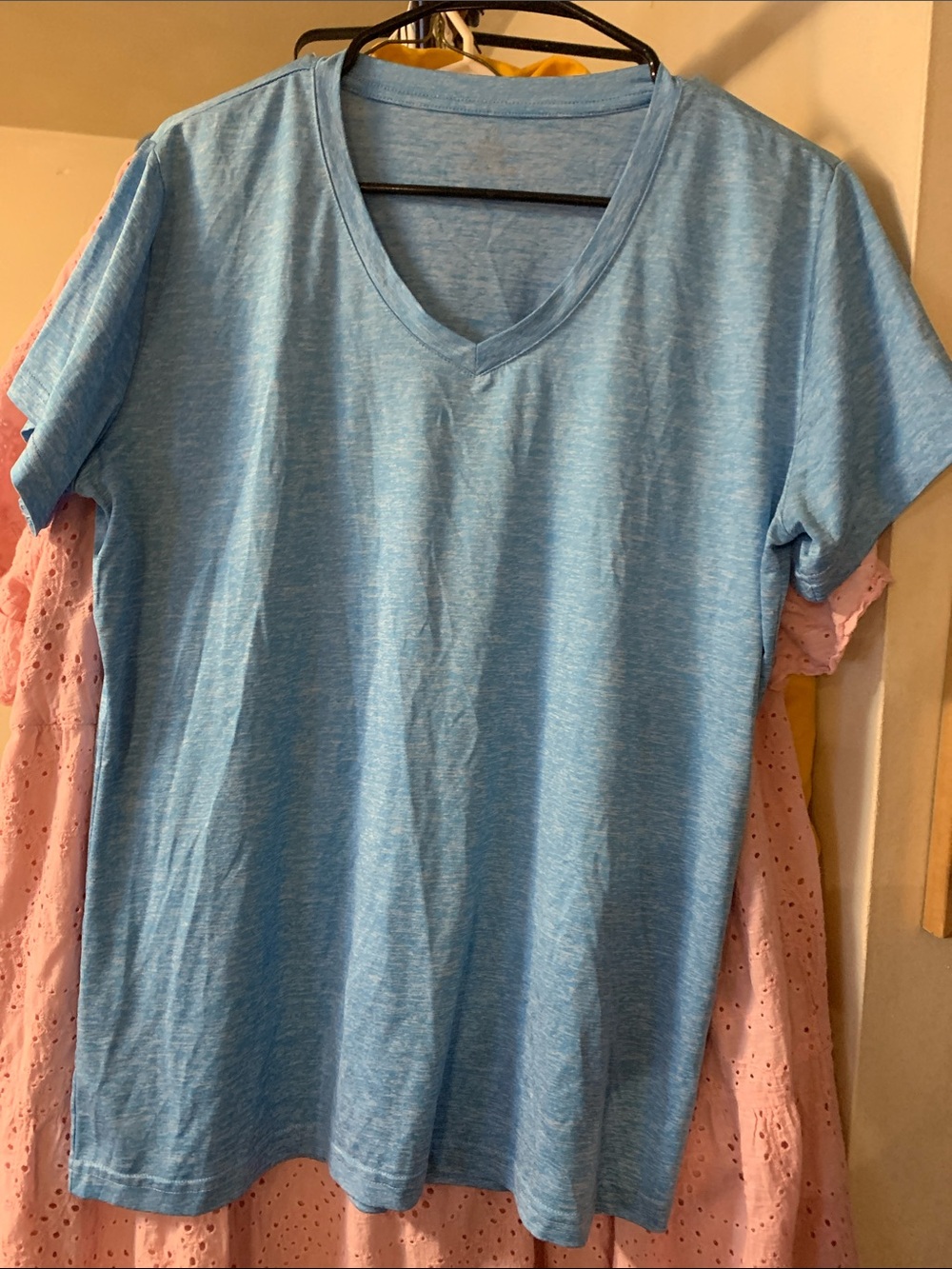 Women’s Light Blue V-Neck Short Sleeve Tee XL